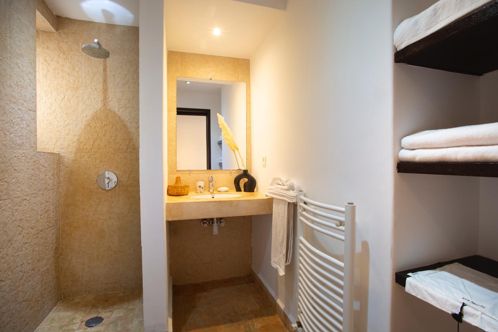 WhatsApp Image 2025-11-01 at 12.21.04 (1)