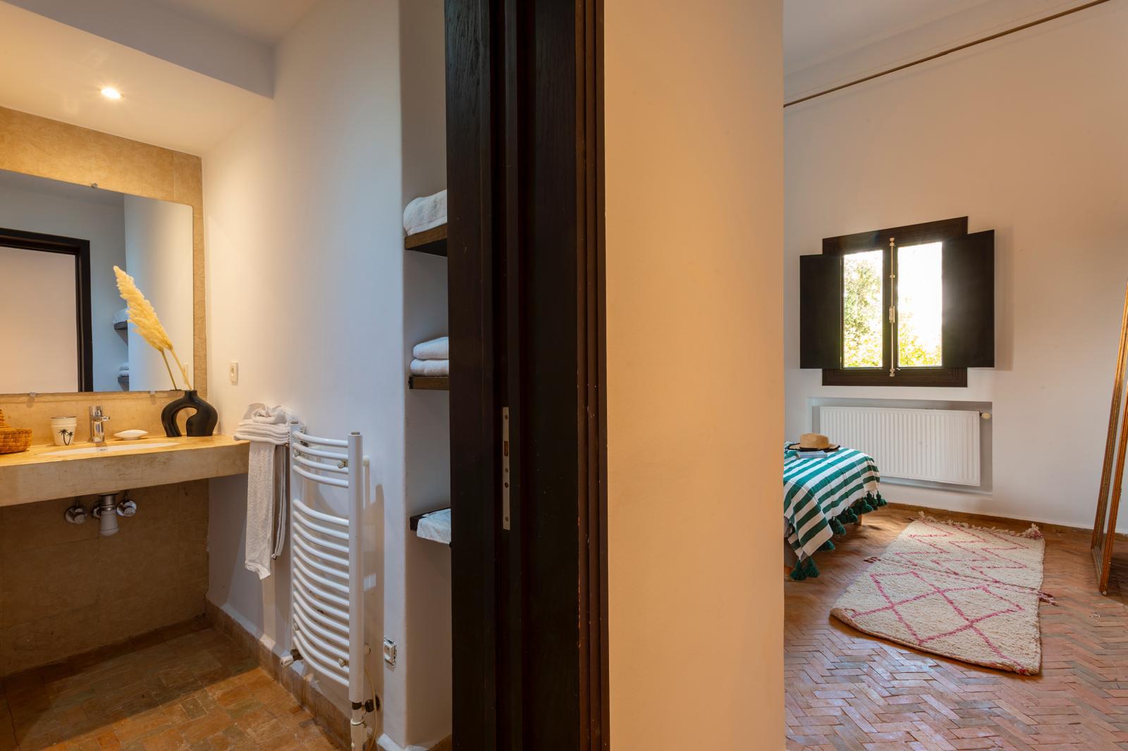 WhatsApp Image 2025-11-01 at 12.21.04 (2)